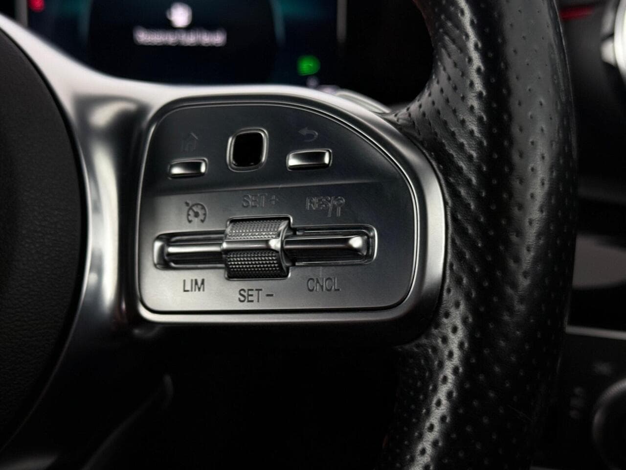 Mercedes-Benz A Class thumbnail Misc Controls