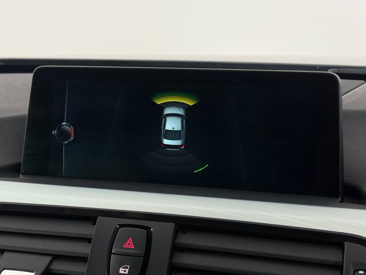 BMW 4 Series thumbnail Infotainment System