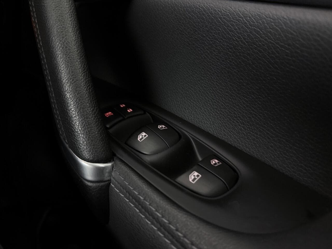Nissan Qashqai thumbnail Misc Controls