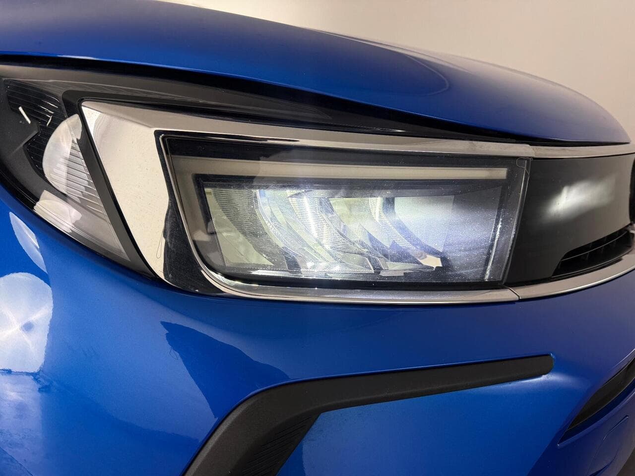 Vauxhall Grandland thumbnail Lights Front