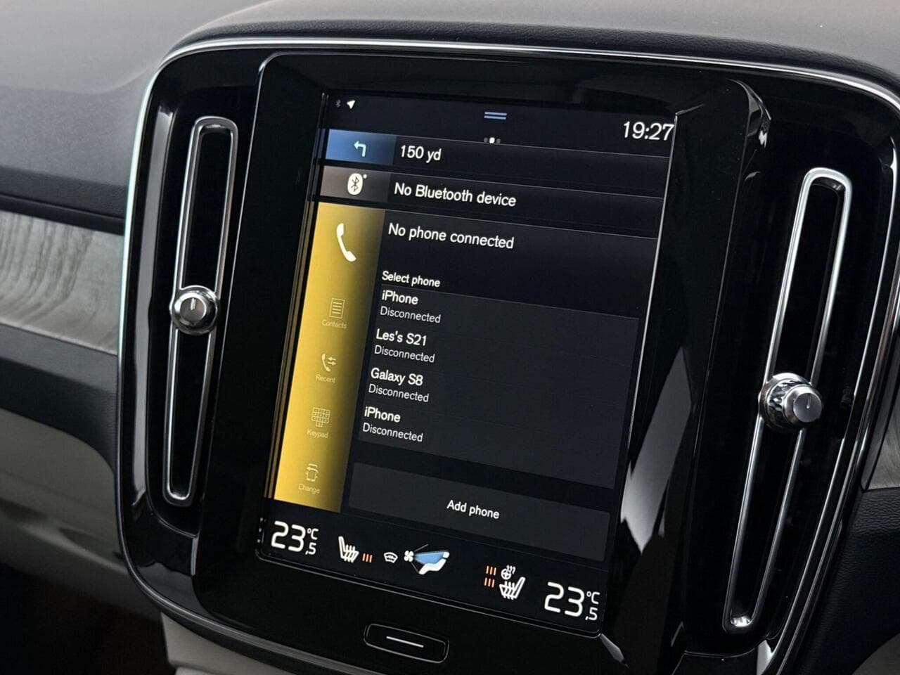 Volvo XC40 thumbnail Infotainment System