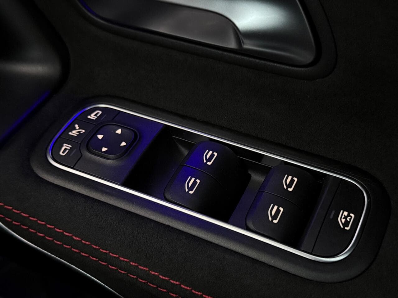 Mercedes-Benz A Class thumbnail Misc Controls
