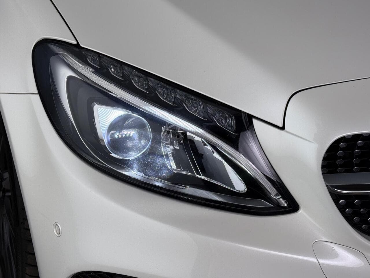 Mercedes-Benz C Class thumbnail Lights Front