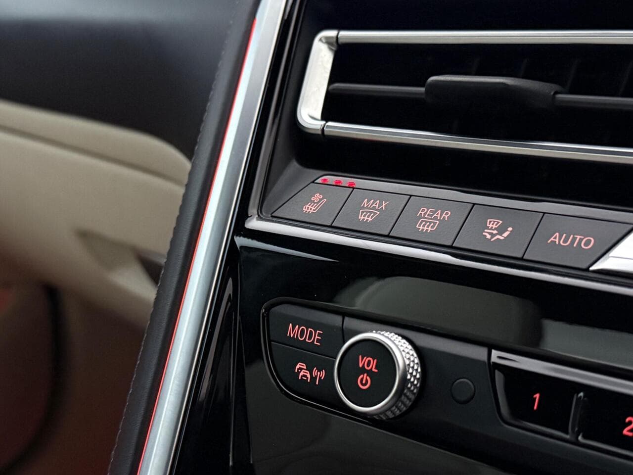 BMW 8 Series thumbnail Misc Controls