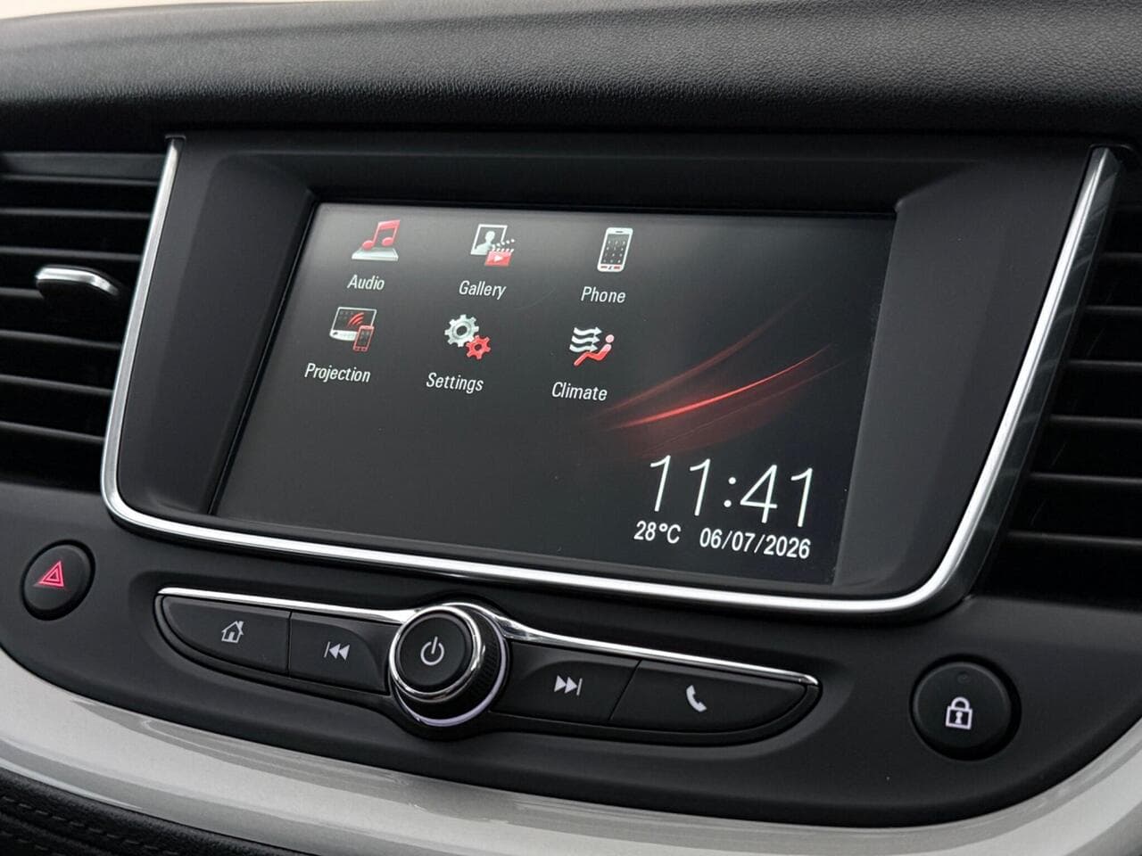 Vauxhall Grandland X thumbnail Infotainment System