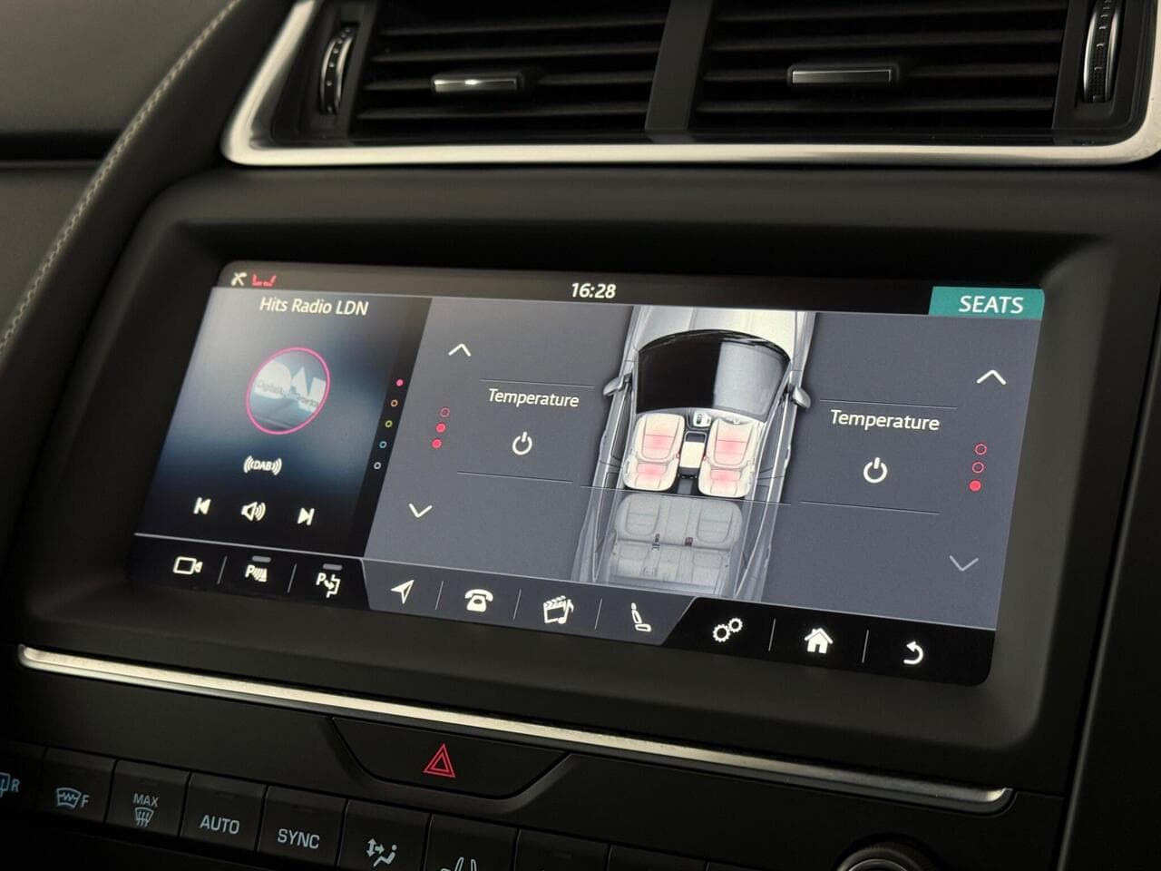 Jaguar E-PACE thumbnail Infotainment System