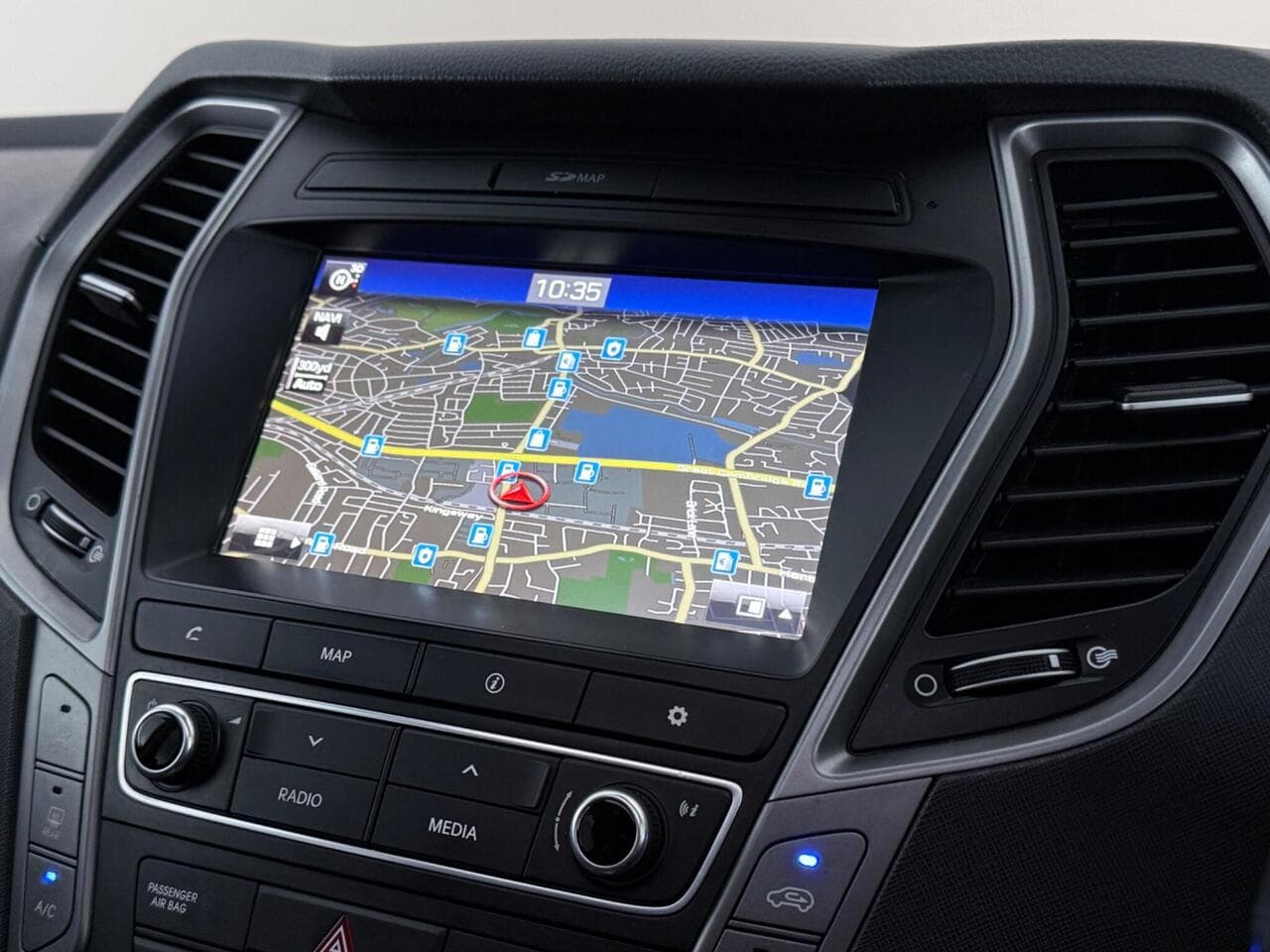 Hyundai Santa Fe thumbnail Infotainment System