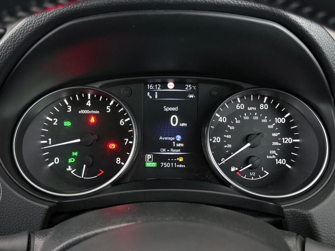 Nissan Qashqai thumbnail Driver Instruments