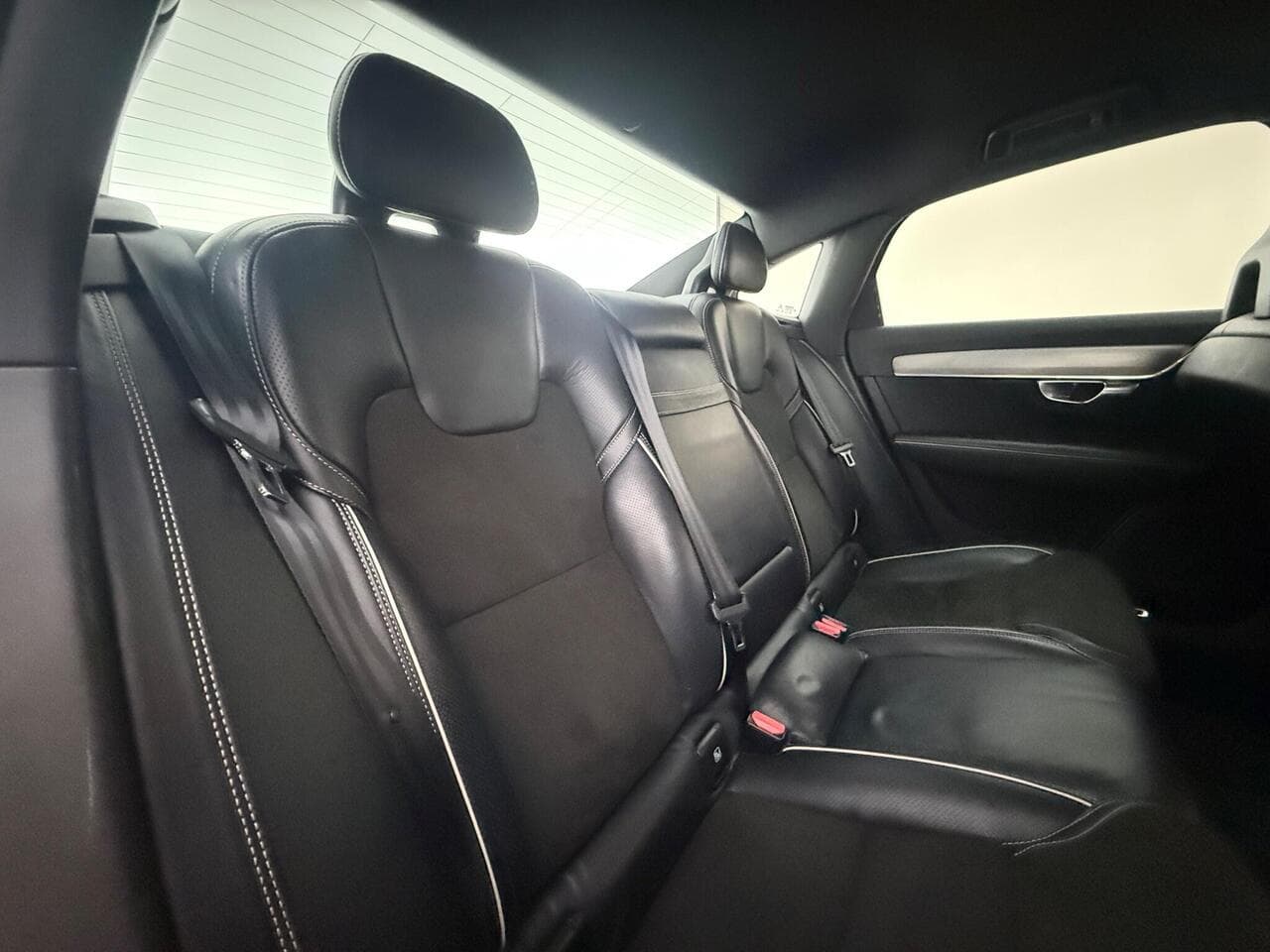 Volvo S90 thumbnail Seats Rear