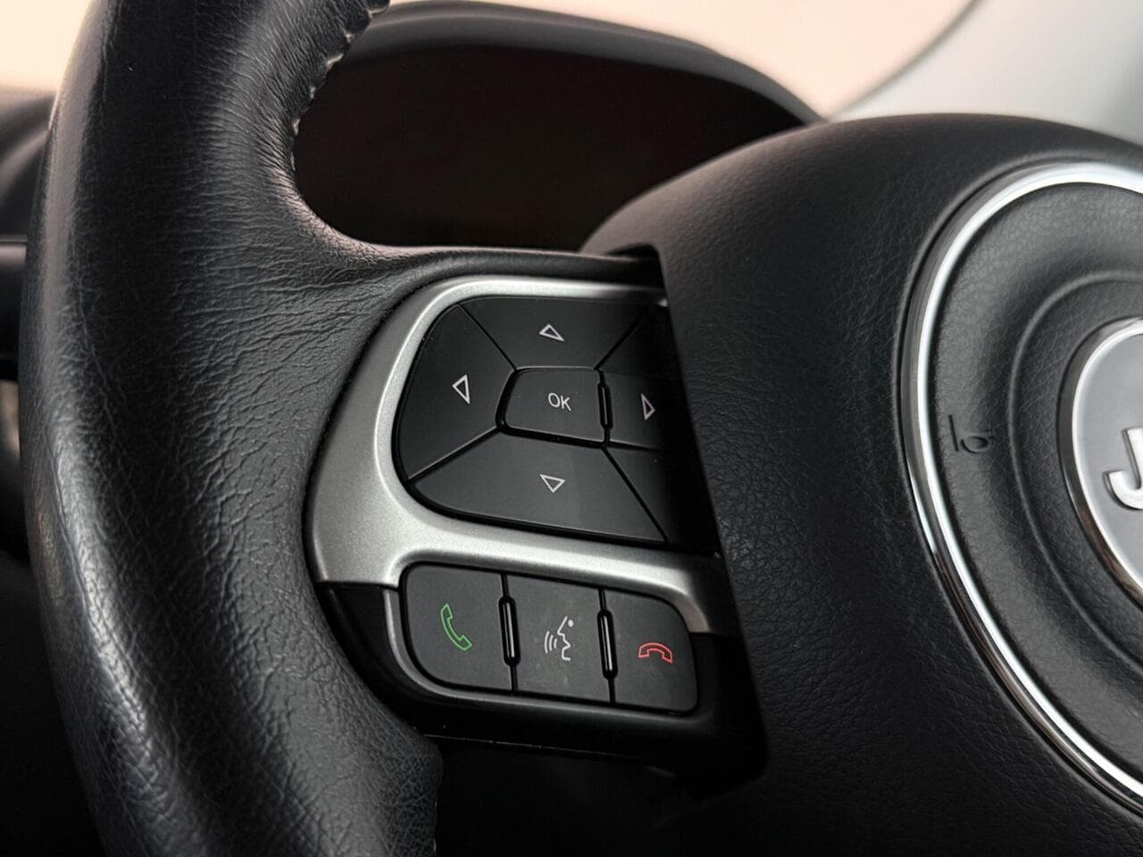 Jeep Renegade thumbnail Misc Controls