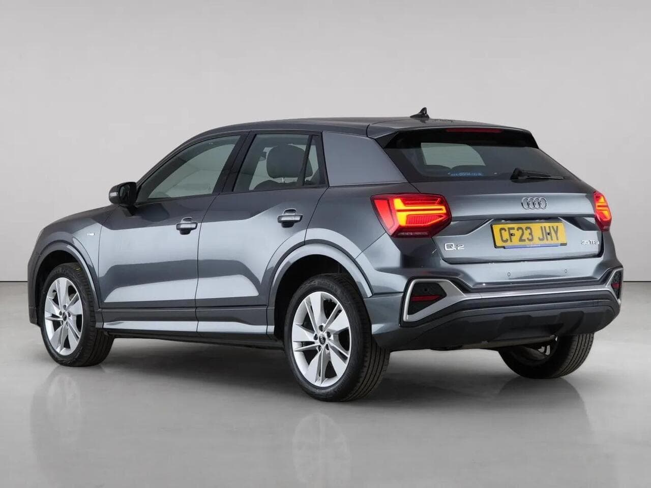 Audi Q2 thumbnail Rear Left