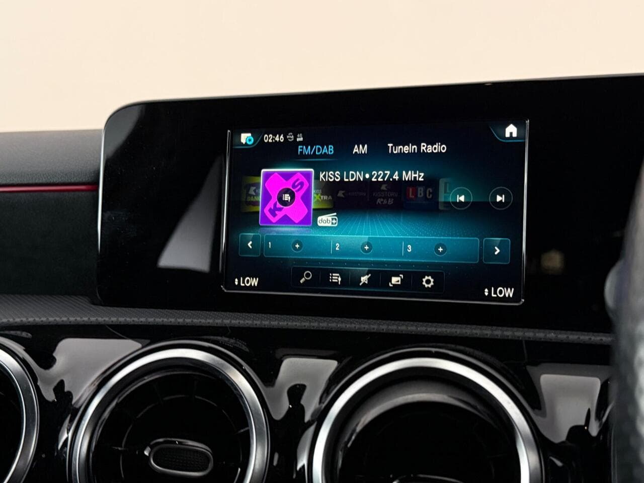 Mercedes-Benz A Class thumbnail Infotainment System