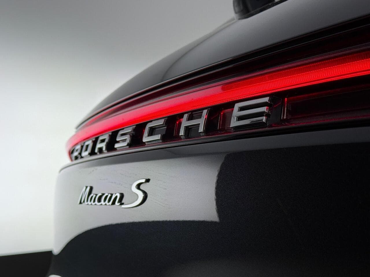 Porsche Macan thumbnail Inconclusive