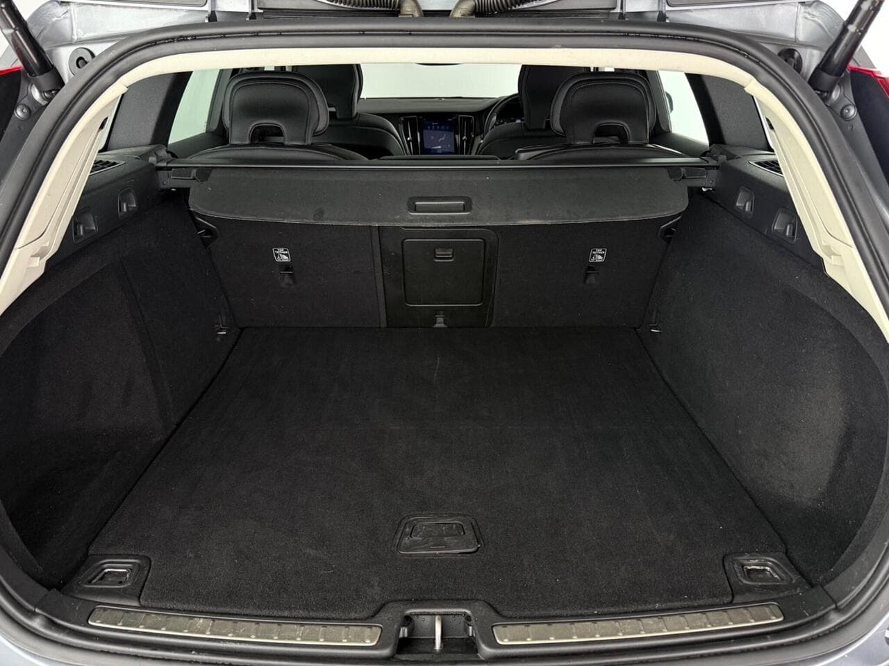 Volvo V60 thumbnail Boot