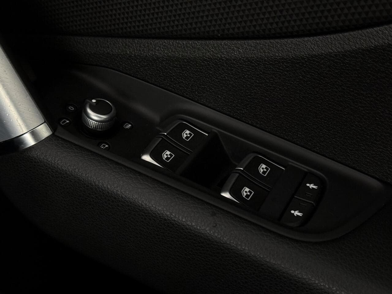 Audi Q2 thumbnail Misc Controls
