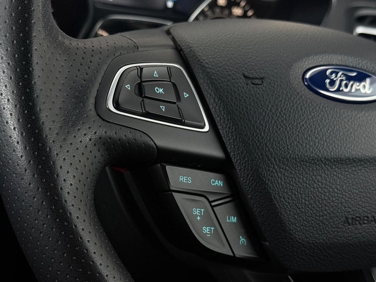 Ford Kuga thumbnail Misc Controls