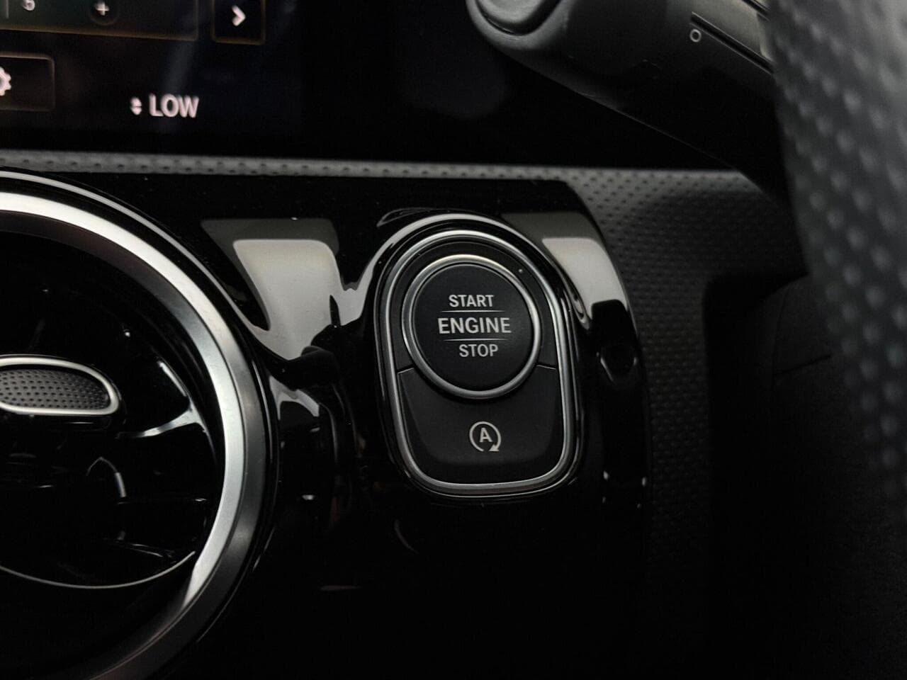 Mercedes-Benz CLA thumbnail Misc Controls