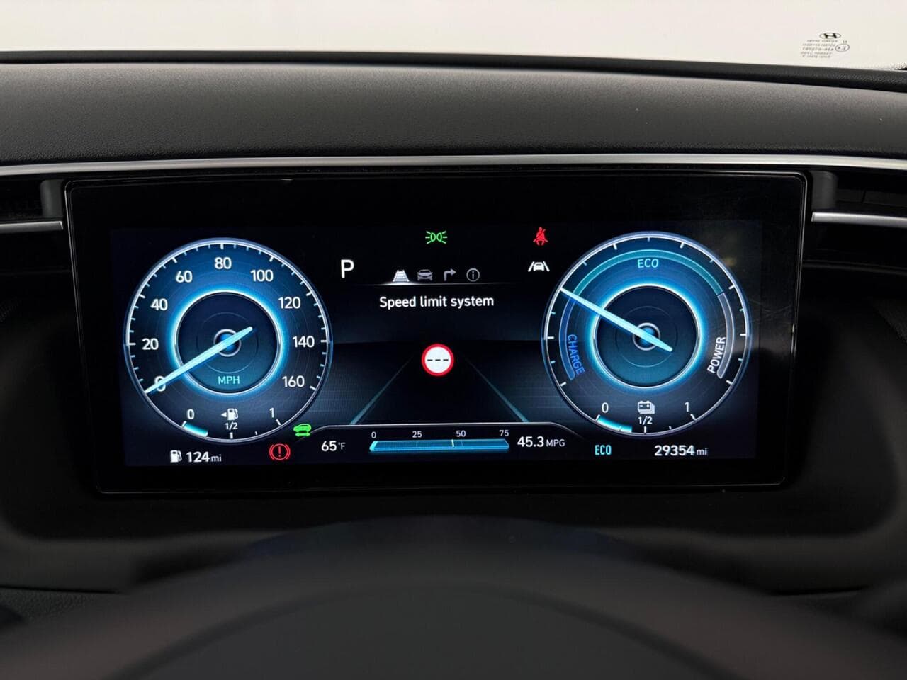 Hyundai TUCSON thumbnail Driver Instruments