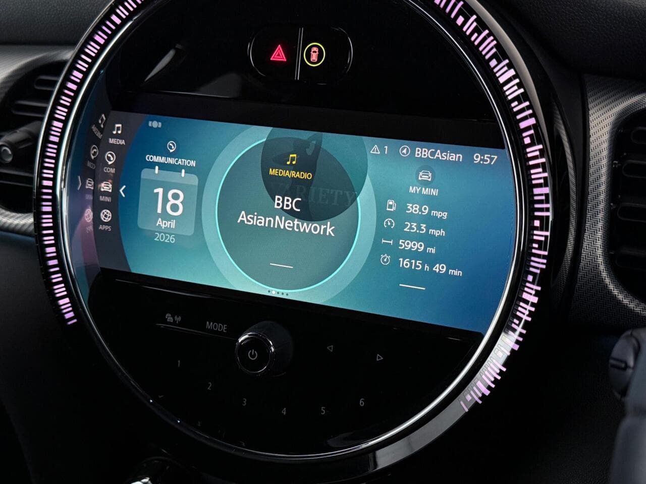 MINI Hatch thumbnail Infotainment System