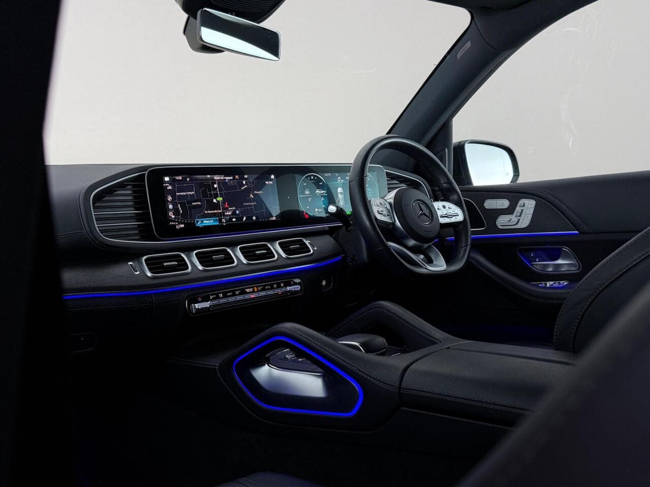 Mercedes-Benz GLE thumbnail Interior Front
