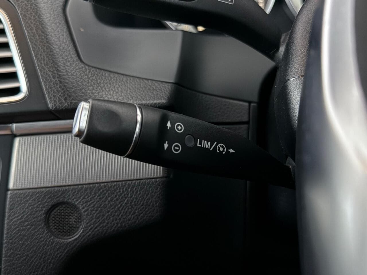 Mercedes-Benz E Class thumbnail Misc Controls