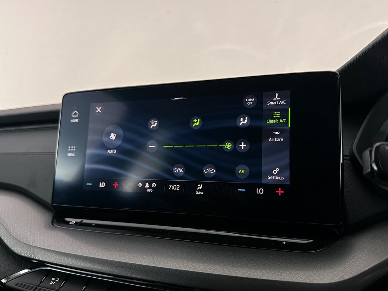 Skoda Octavia thumbnail Infotainment System