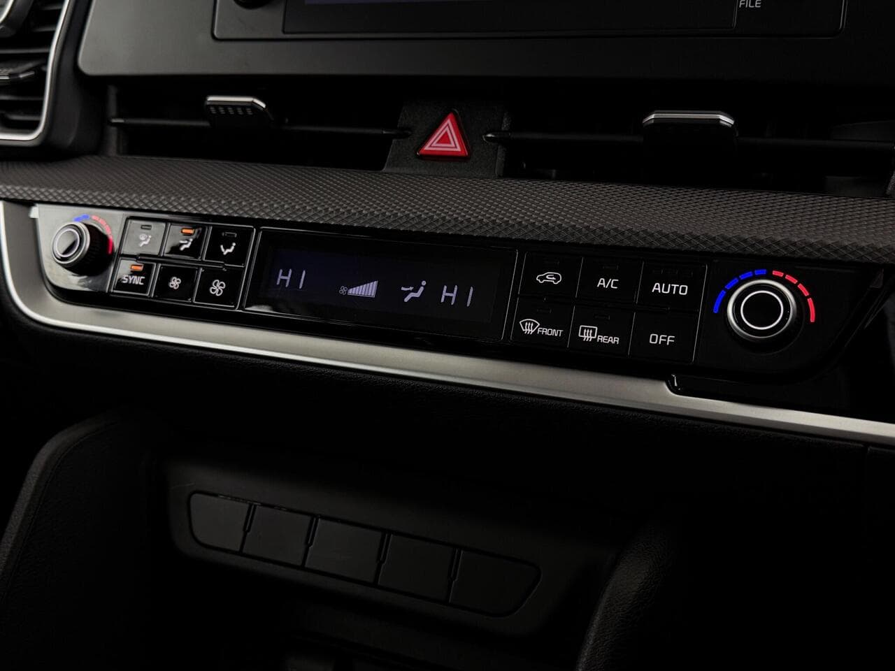 Kia Sportage thumbnail Misc Controls
