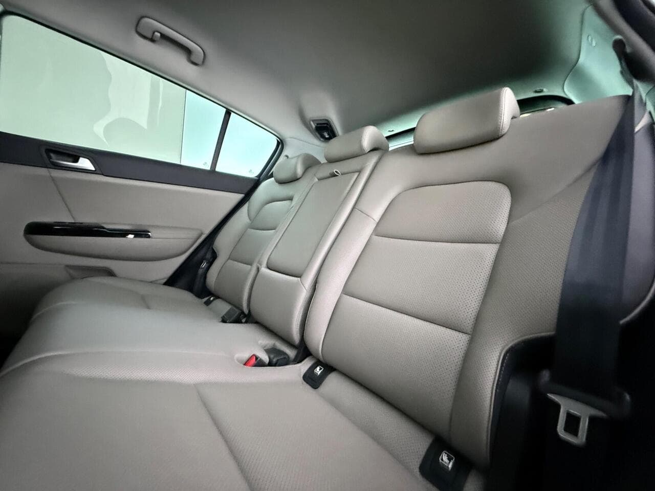 Kia Sportage thumbnail Seats Rear