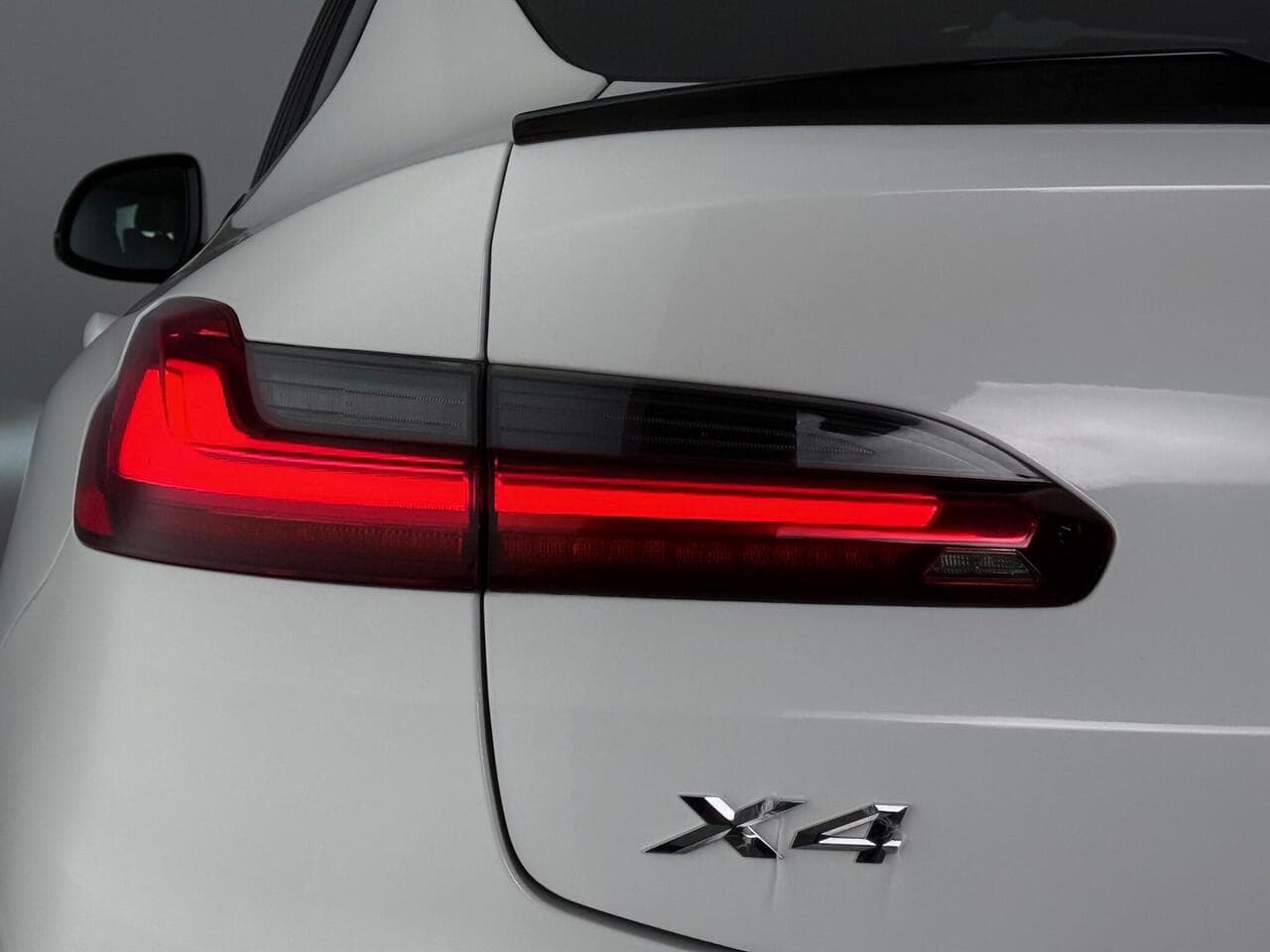BMW X4 thumbnail Lights Rear