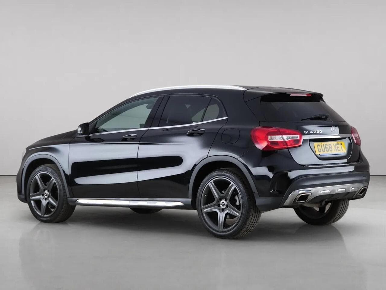 Mercedes-Benz GLA thumbnail Rear Left