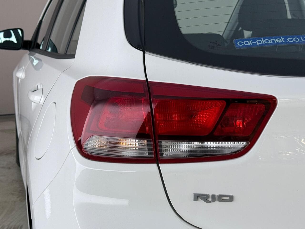 Kia Rio thumbnail Lights Rear