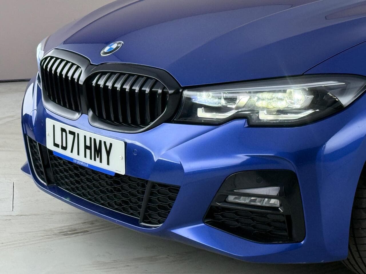 BMW 3 Series thumbnail Lights Front