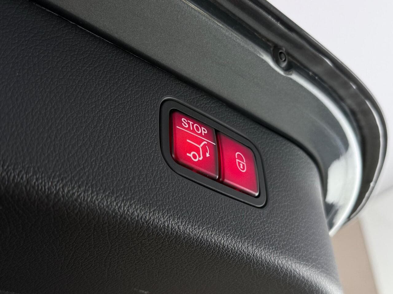 Mercedes-Benz C Class thumbnail Lights Rear