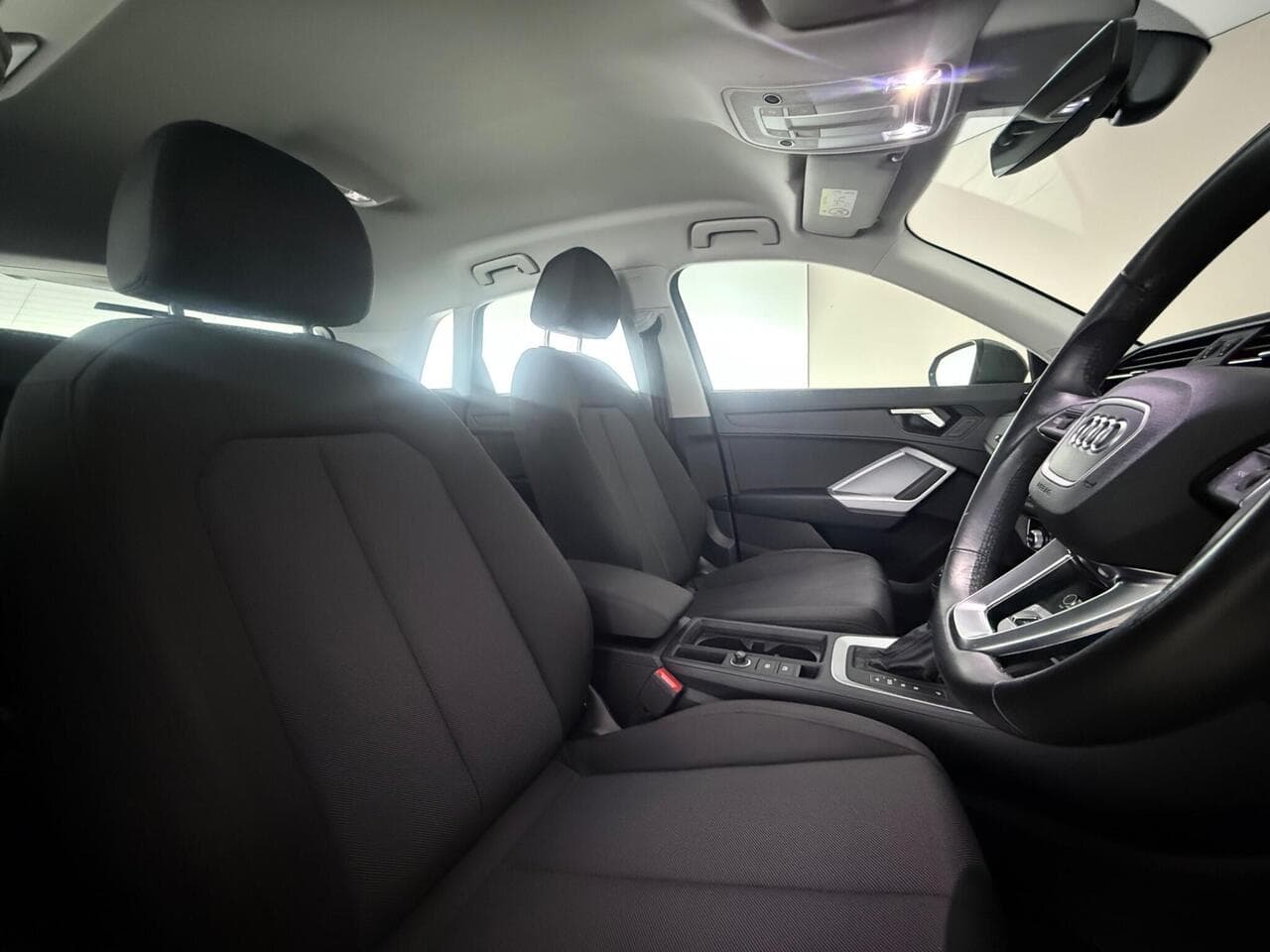 Audi Q3 thumbnail Seat Driver