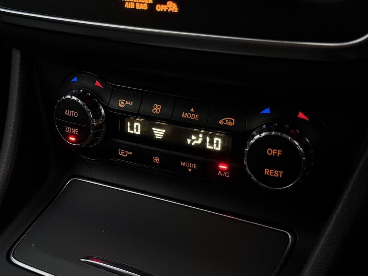 Mercedes-Benz GLA thumbnail Misc Controls