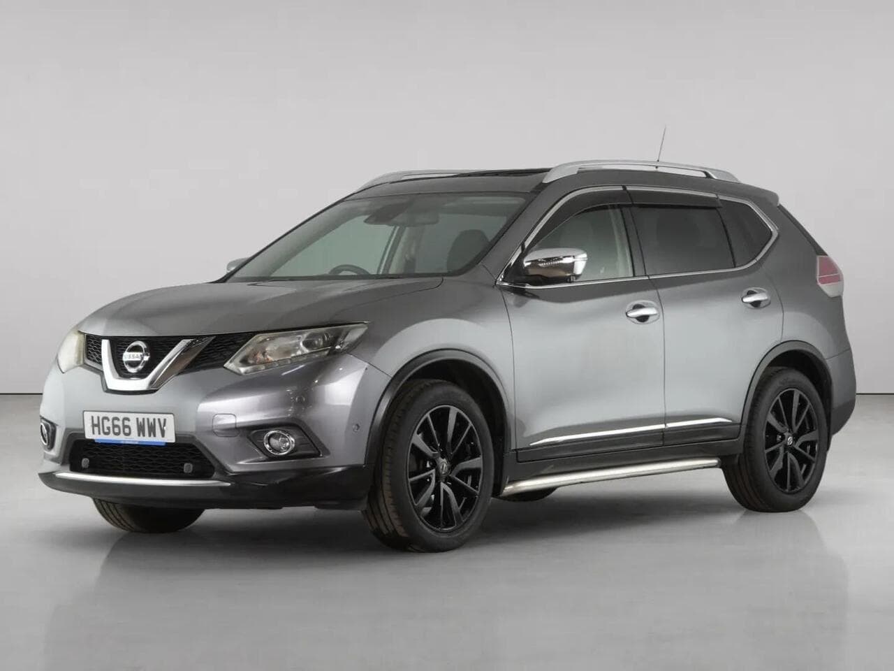 Nissan X-Trail thumbnail Front Left