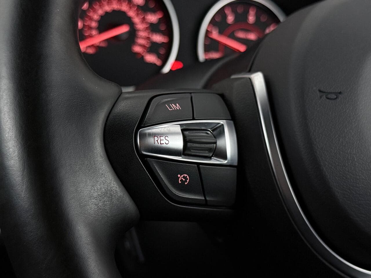 BMW 3 Series thumbnail Misc Controls