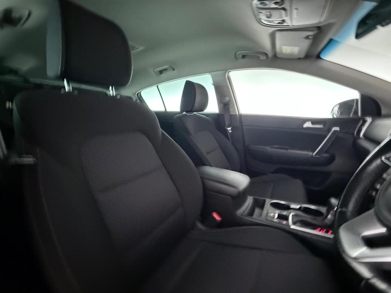 Kia Sportage thumbnail Seat Driver