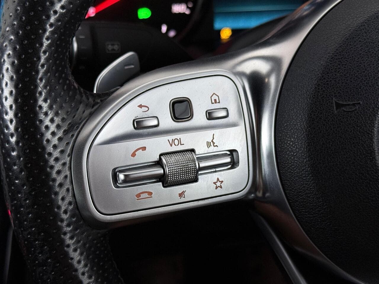 Mercedes-Benz C Class thumbnail Misc Controls