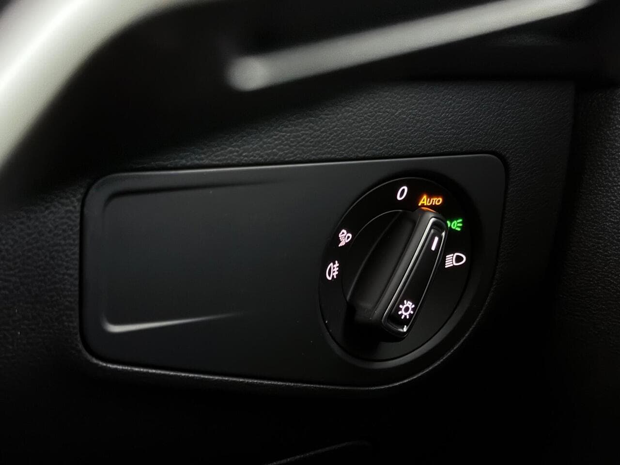 Volkswagen Tiguan thumbnail Misc Controls