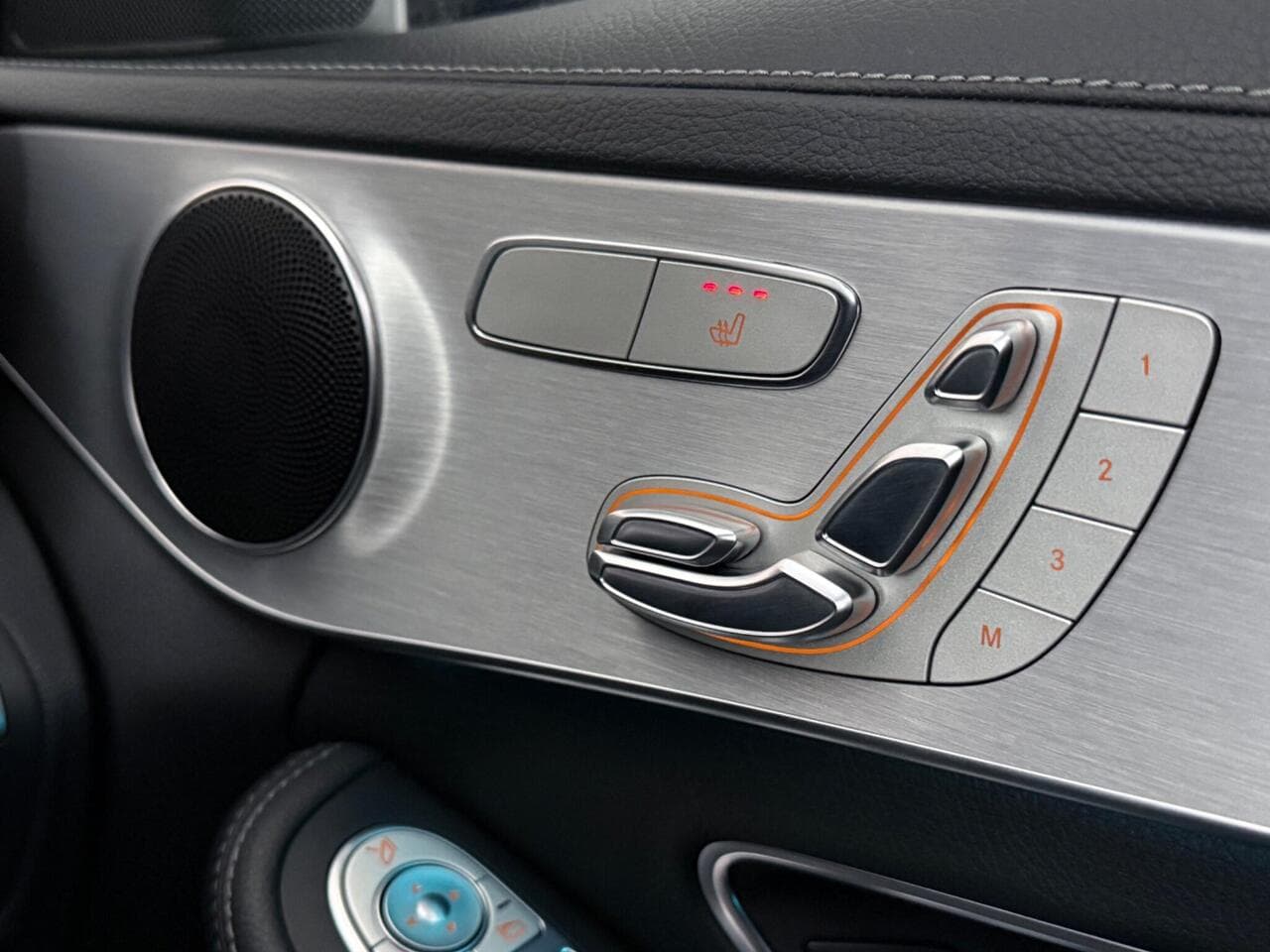 Mercedes-Benz C Class thumbnail Misc Controls