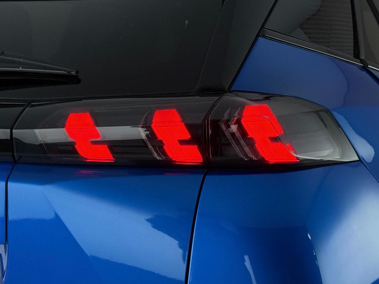 Peugeot 2008 thumbnail Lights Rear