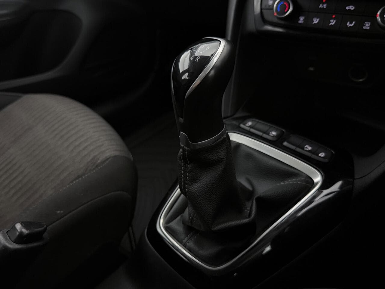 Vauxhall Corsa thumbnail Interior Front
