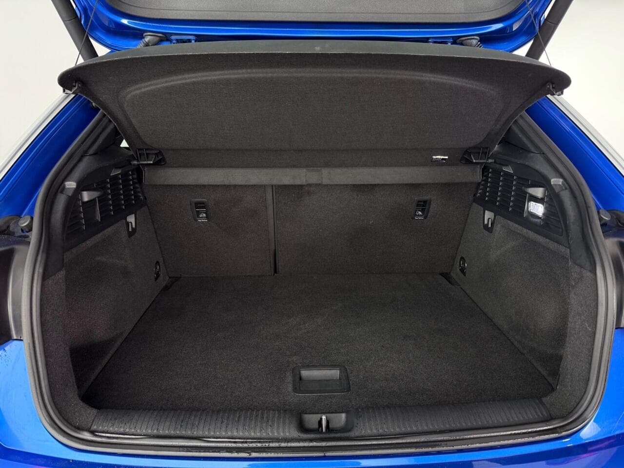 Audi Q2 thumbnail Boot