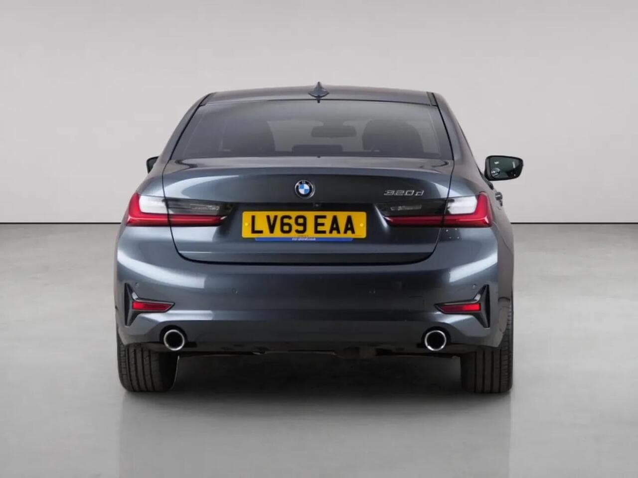 BMW 3 Series thumbnail Rear