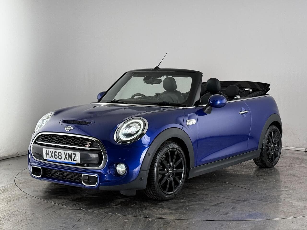 MINI Convertible thumbnail Front Left