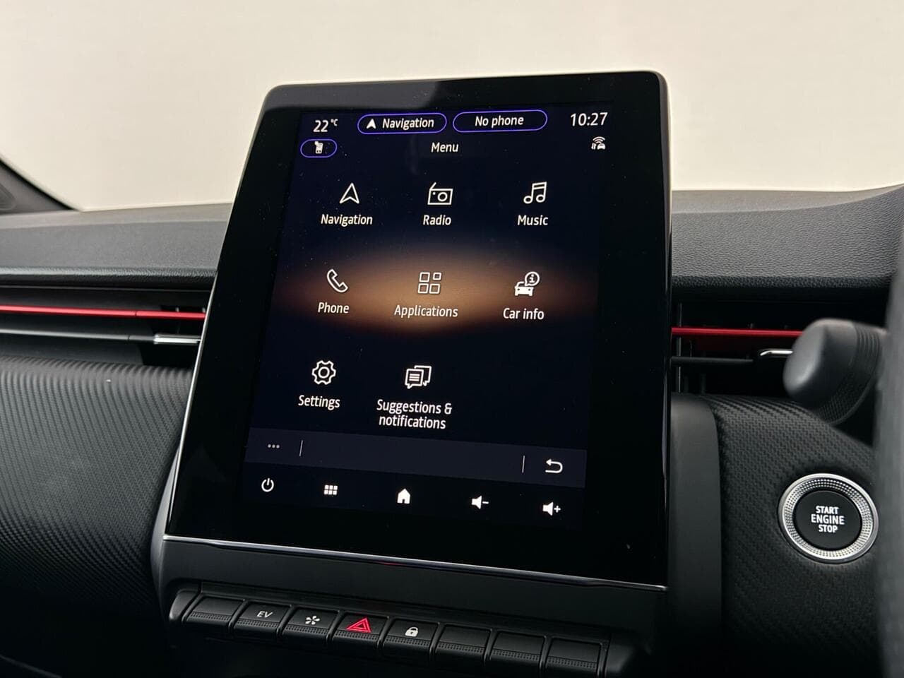 Renault Clio thumbnail Infotainment System