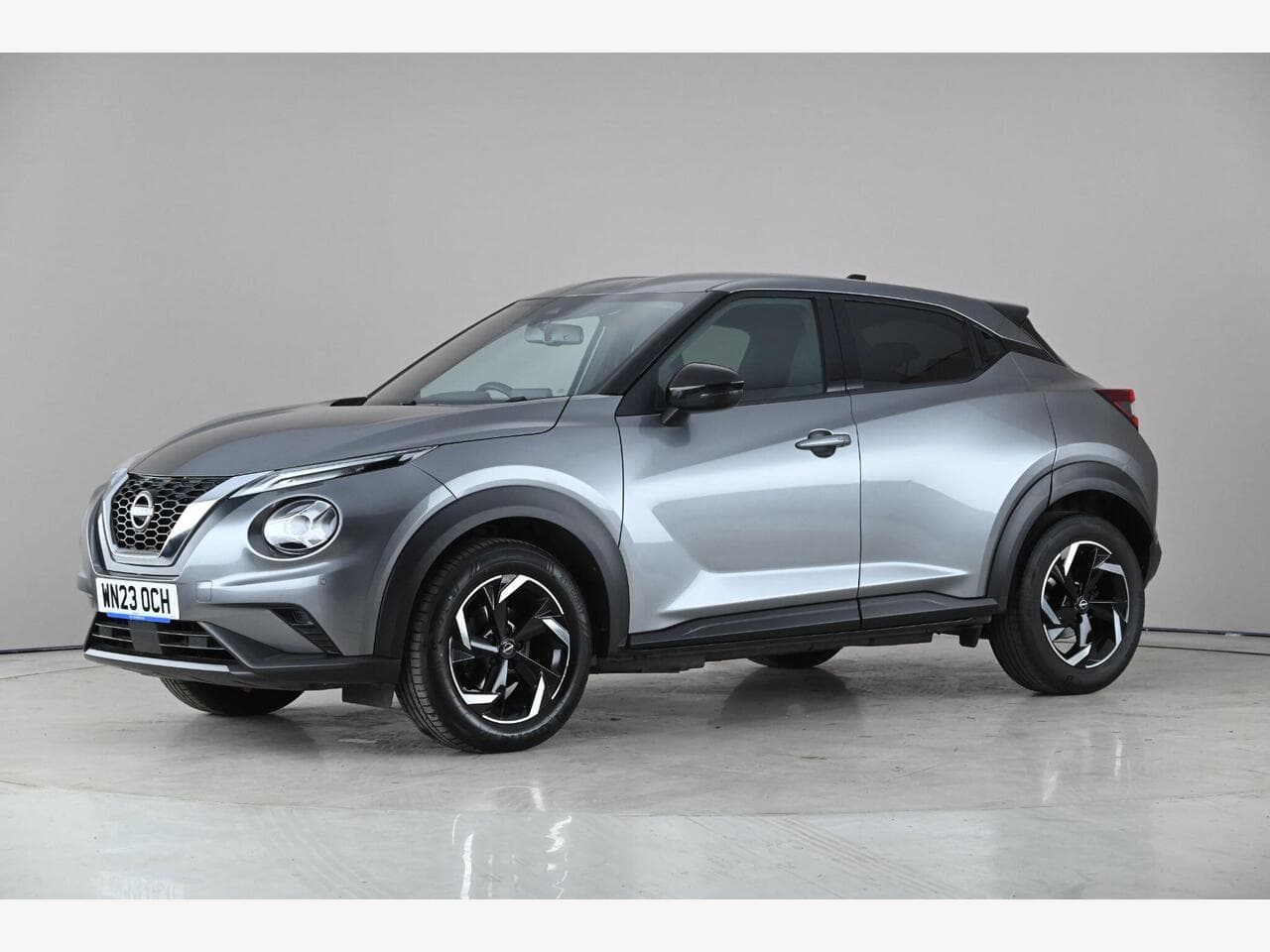 Nissan Juke thumbnail Side Left