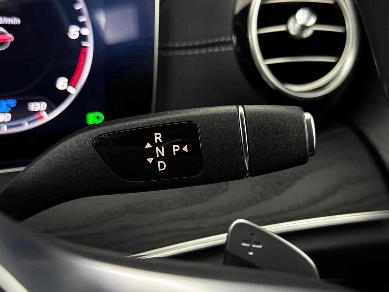 Mercedes-Benz E Class thumbnail Misc Controls