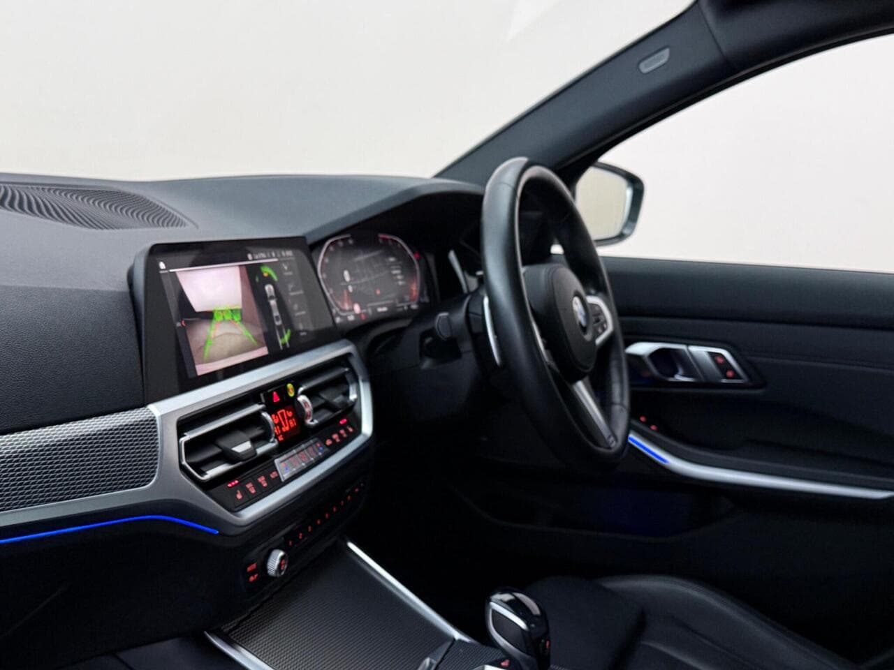 BMW 3 Series thumbnail Interior Front